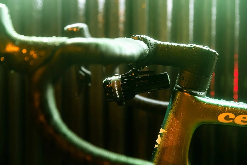 Supernova Airstream 2 Upside Down - Projecteur à Batterie – Image 6